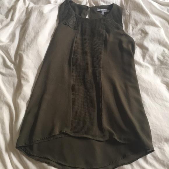 ✨3/$15✨ Olive Tank Top - Picture 2 of 3